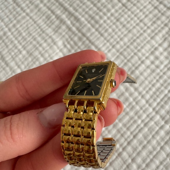 Oleg Cassini Vintage Gold Watch - Picture 6 of 6